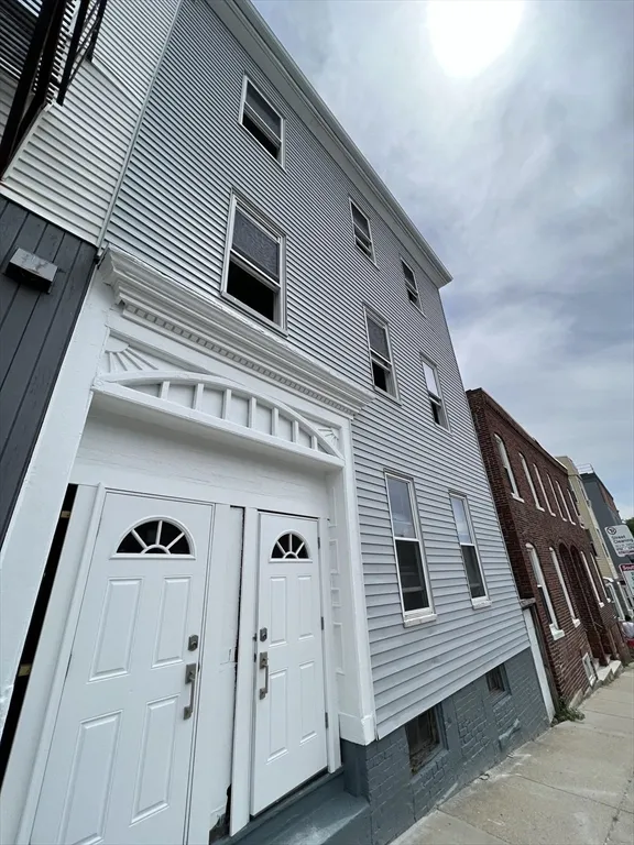 3 bed, 1 bath apartment for rent at 110 Old Harbor St Unit 3, South Boston — photo 4 of 27