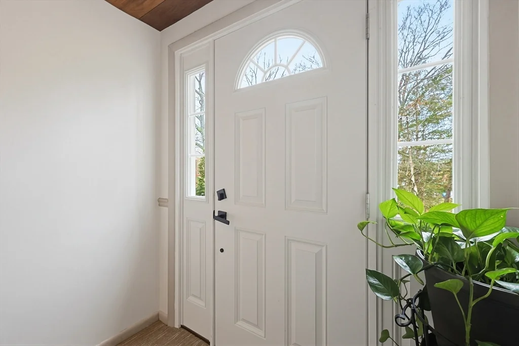 2 bed, 1 bath apartment for rent at 110 Oswego Unit 2, South Bellingham — photo 4 of 29
