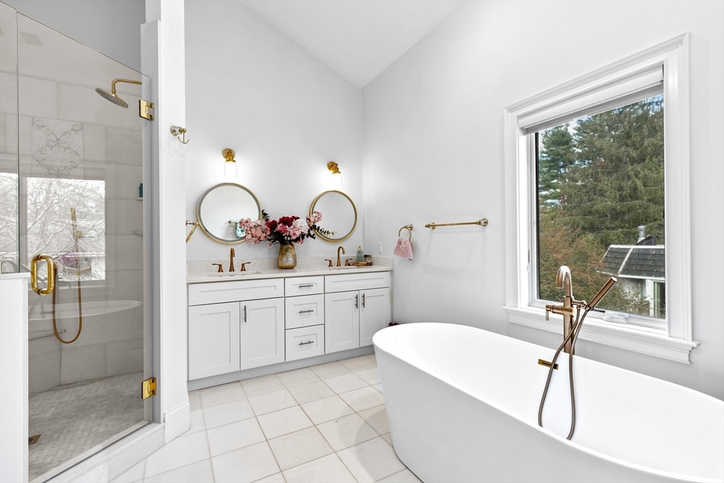 5 bed, 4+ bath apartment for rent at 110 Redwood Rd, Newton — photo 12 of 19