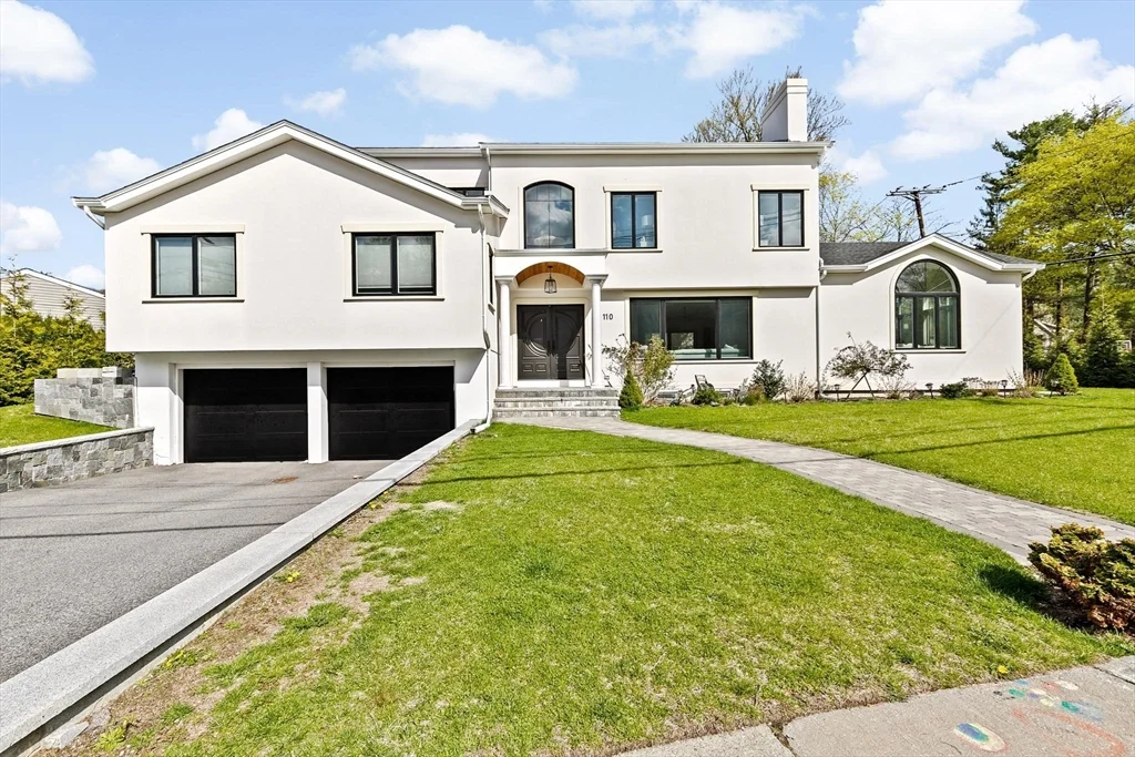 5 bed, 4+ bath apartment for rent at 110 Redwood Rd, Oak Hill — photo 1 of 20