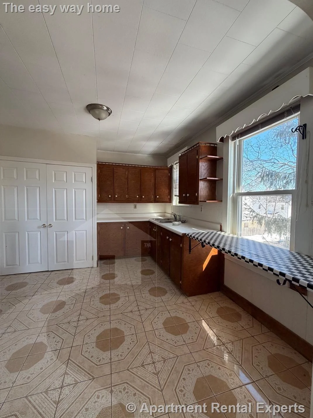 3 bed, 1 bath apartment for rent at 110 Sharon St Unit 3, West Medford — photo 14 of 17