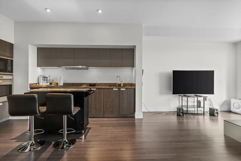 1 bed, 1 bath apartment for rent at 110 Stuart St Unit 19A, Back Bay — photo 10 of 15