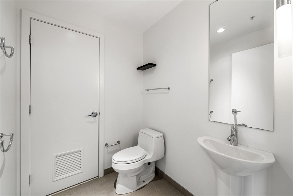 2 bed, 1 bath apartment for rent at 110 Stuart St Unit 19H, Back Bay — photo 17 of 24