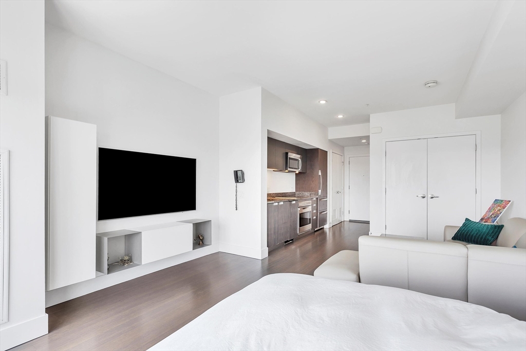 Studio bed, 1 bath apartment for rent at 110 Stuart St Unit 21I, Boston Downtown — photo 10 of 18