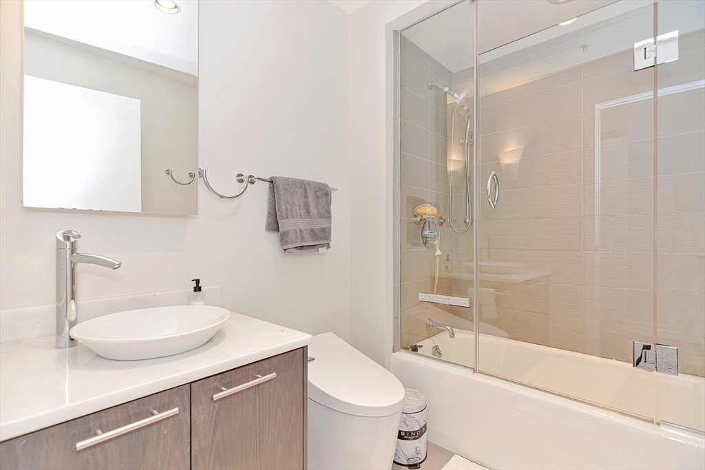 2 bed, 2 bath apartment for rent at 110 Stuart St Unit 23B, Back Bay — photo 15 of 17