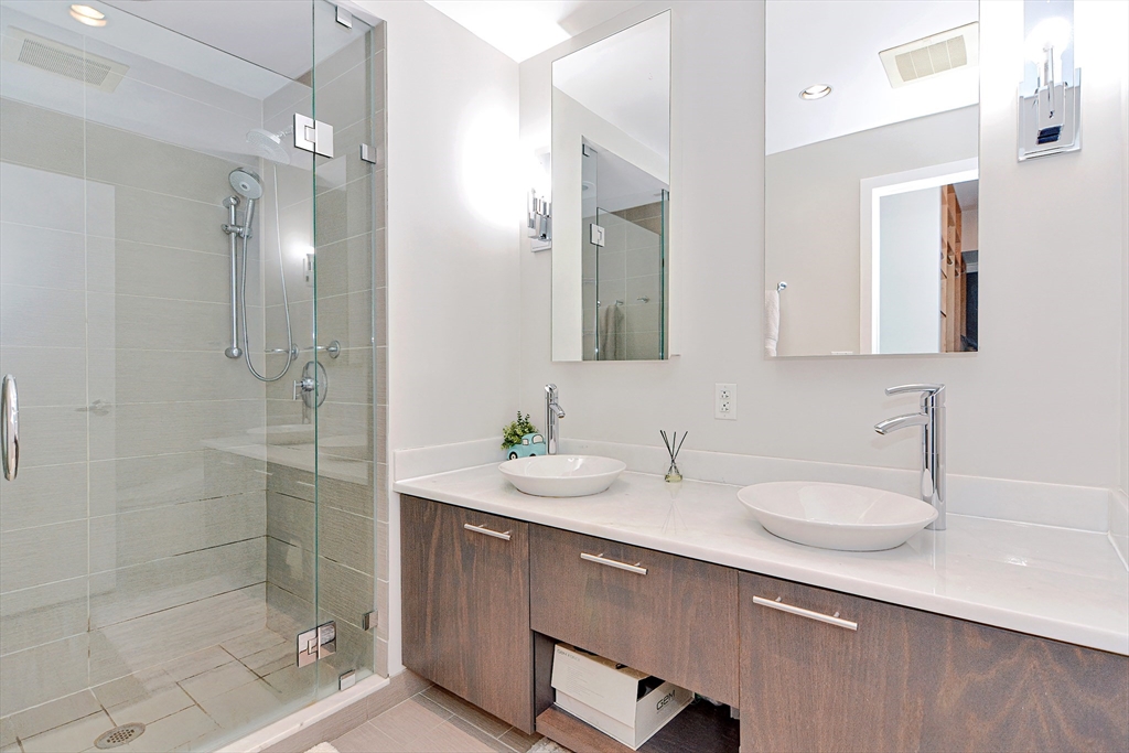 2 bed, 2 bath apartment for rent at 110 Stuart St Unit 23B, Back Bay — photo 10 of 17