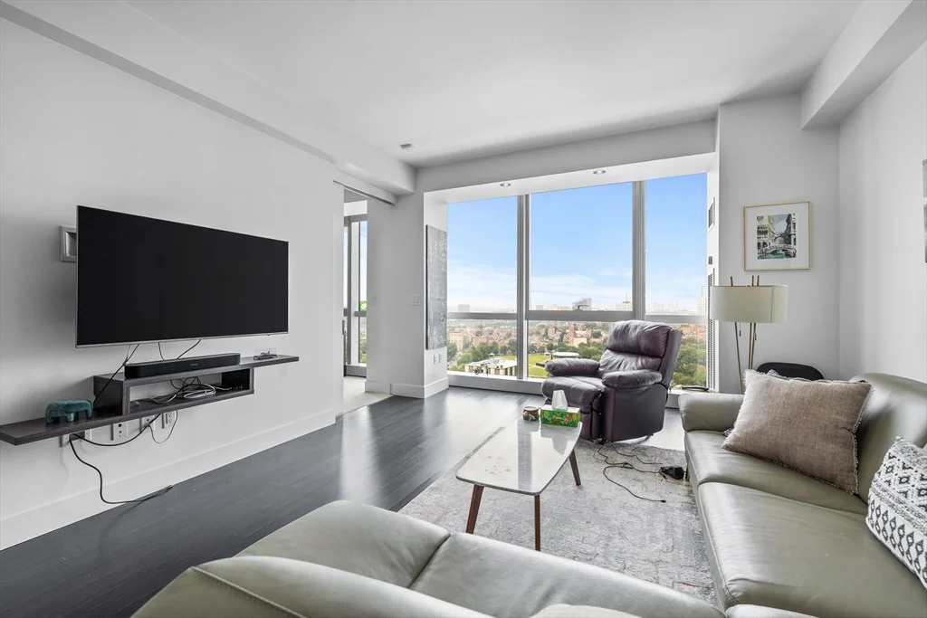 1 bed, 1 bath apartment for rent at 110 Stuart St Unit 26F, Back Bay — photo 5 of 36
