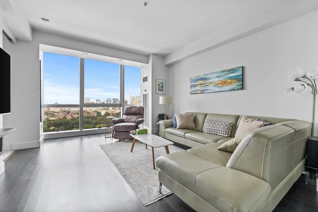 1 bed, 1 bath apartment for rent at 110 Stuart St Unit 26F, Back Bay — photo 4 of 36