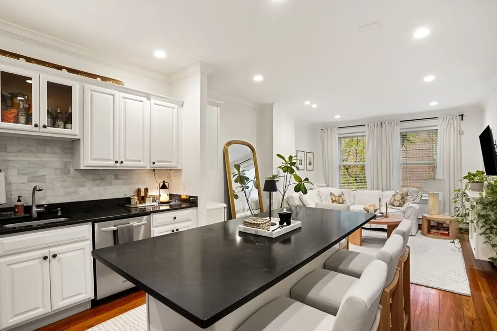 2 bed, 1 bath apartment for rent at 110 Union Park St Unit 2, South End — photo 3 of 21