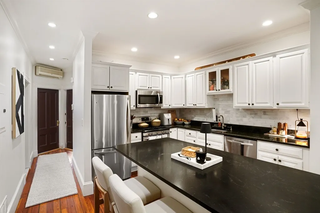 2 bed, 1 bath apartment for rent at 110 Union Park St Unit 2, South End — photo 7 of 21
