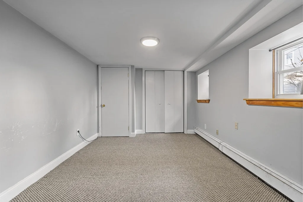 1 bed, 1 bath apartment for rent at 110 W 3rd St Unit 1, South Boston — photo 4 of 8