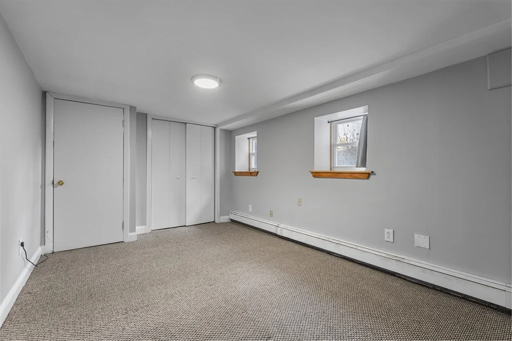 1 bed, 1 bath apartment for rent at 110 W 3rd St Unit 1, South Boston — photo 5 of 8