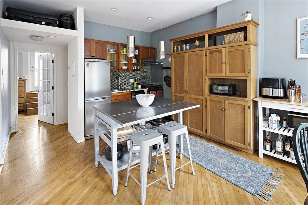 2 bed, 2 bath apartment for rent at 110 W 3rd St Unit 3, South Boston
