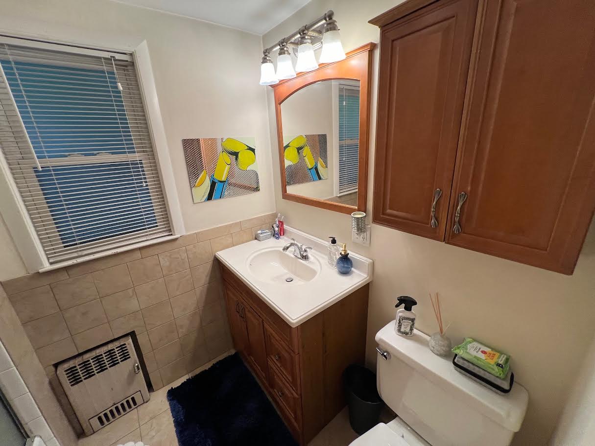 2.5 bed, 1 bath apartment for rent at 110 Walnut St Unit 1, Watertown — photo 11 of 14