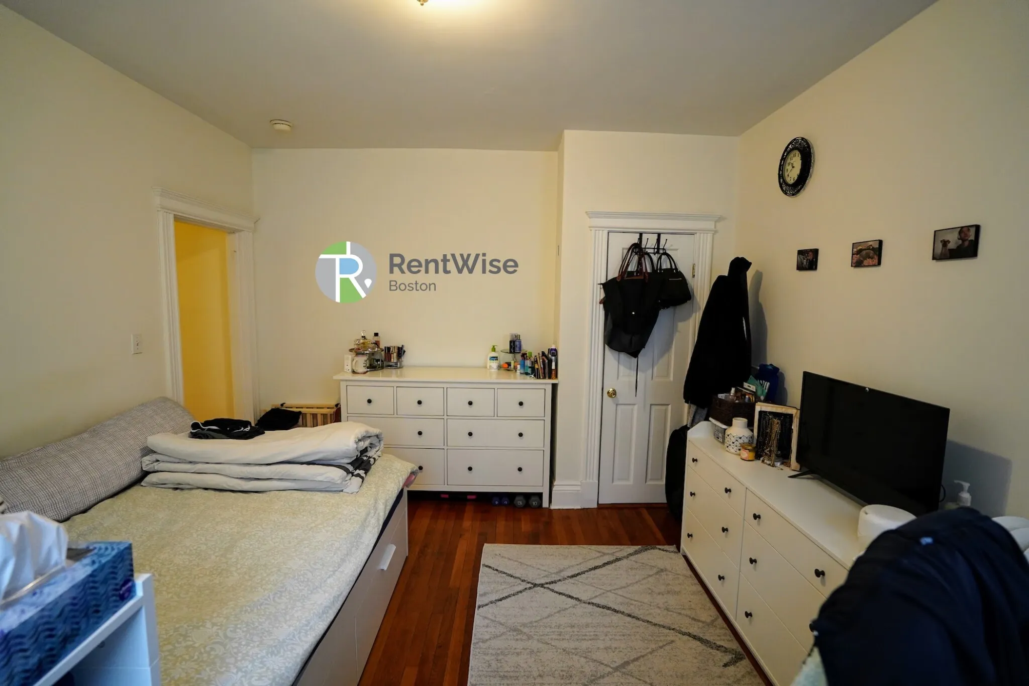 Studio bed, 1 bath apartment for rent at 110 Warren St Unit 10, Brighton — photo 3 of 14