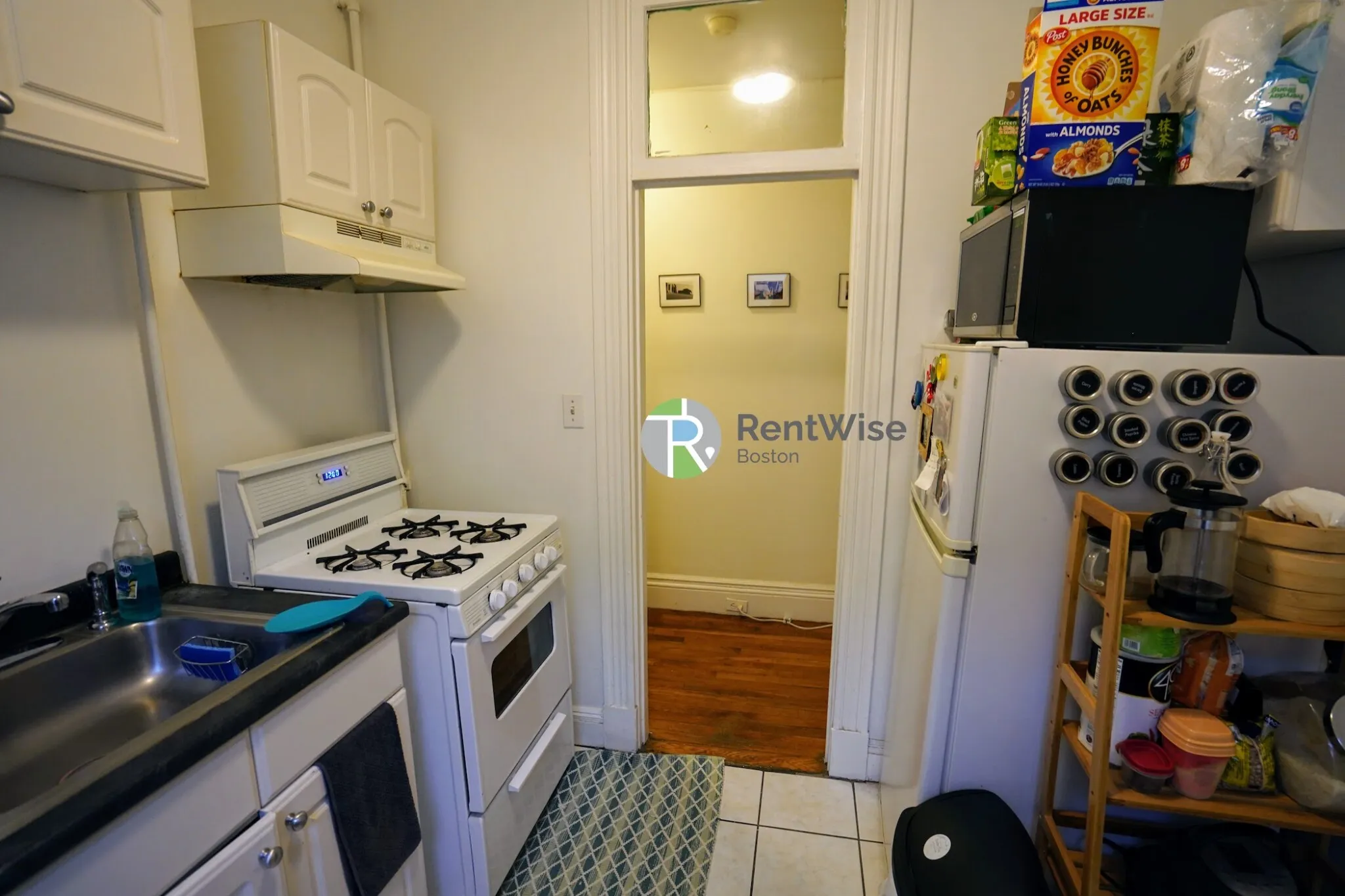 Studio bed, 1 bath apartment for rent at 110 Warren St Unit 10, Brighton — photo 7 of 14