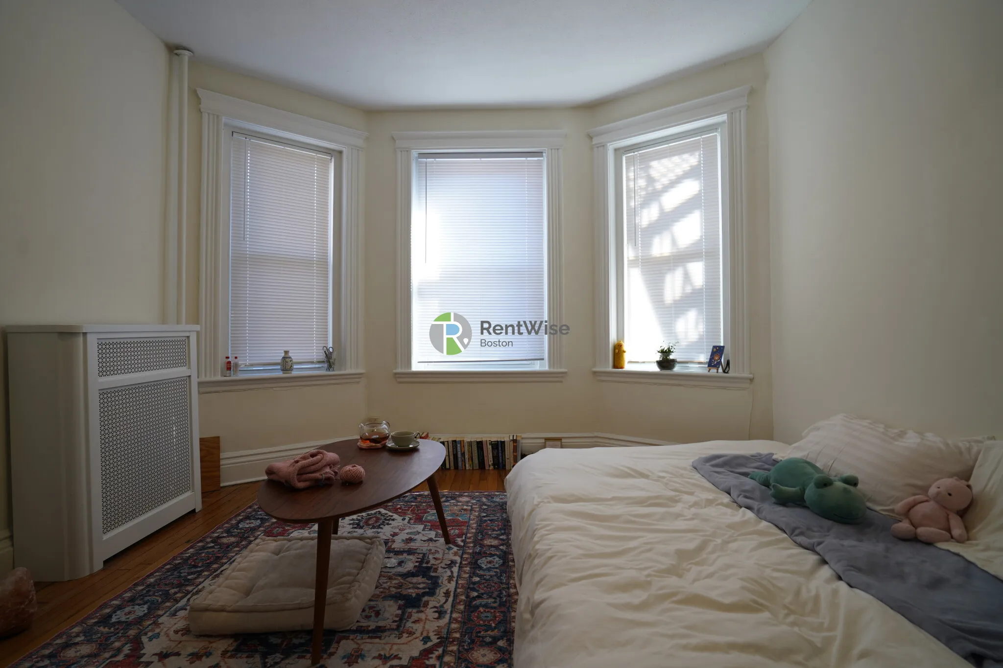Studio bed, 1 bath apartment for rent at 110 Warren St Unit 15, Brighton — photo 2 of 14