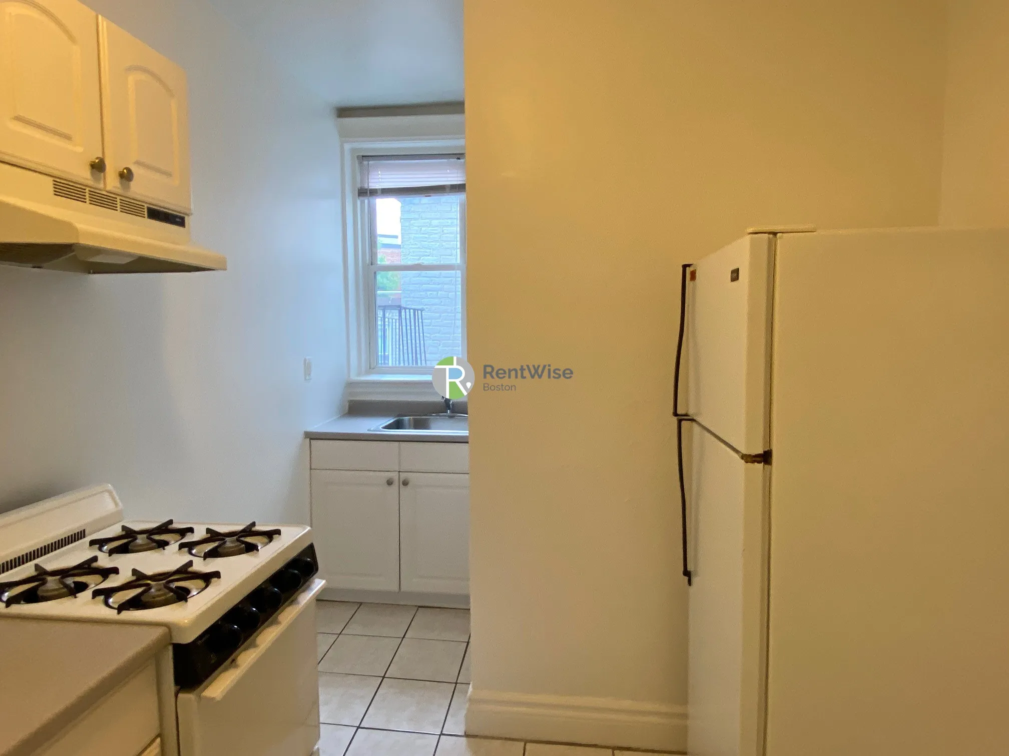 Studio bed, 1 bath apartment for rent at 110 Warren St Unit 23, Brighton — photo 12 of 28