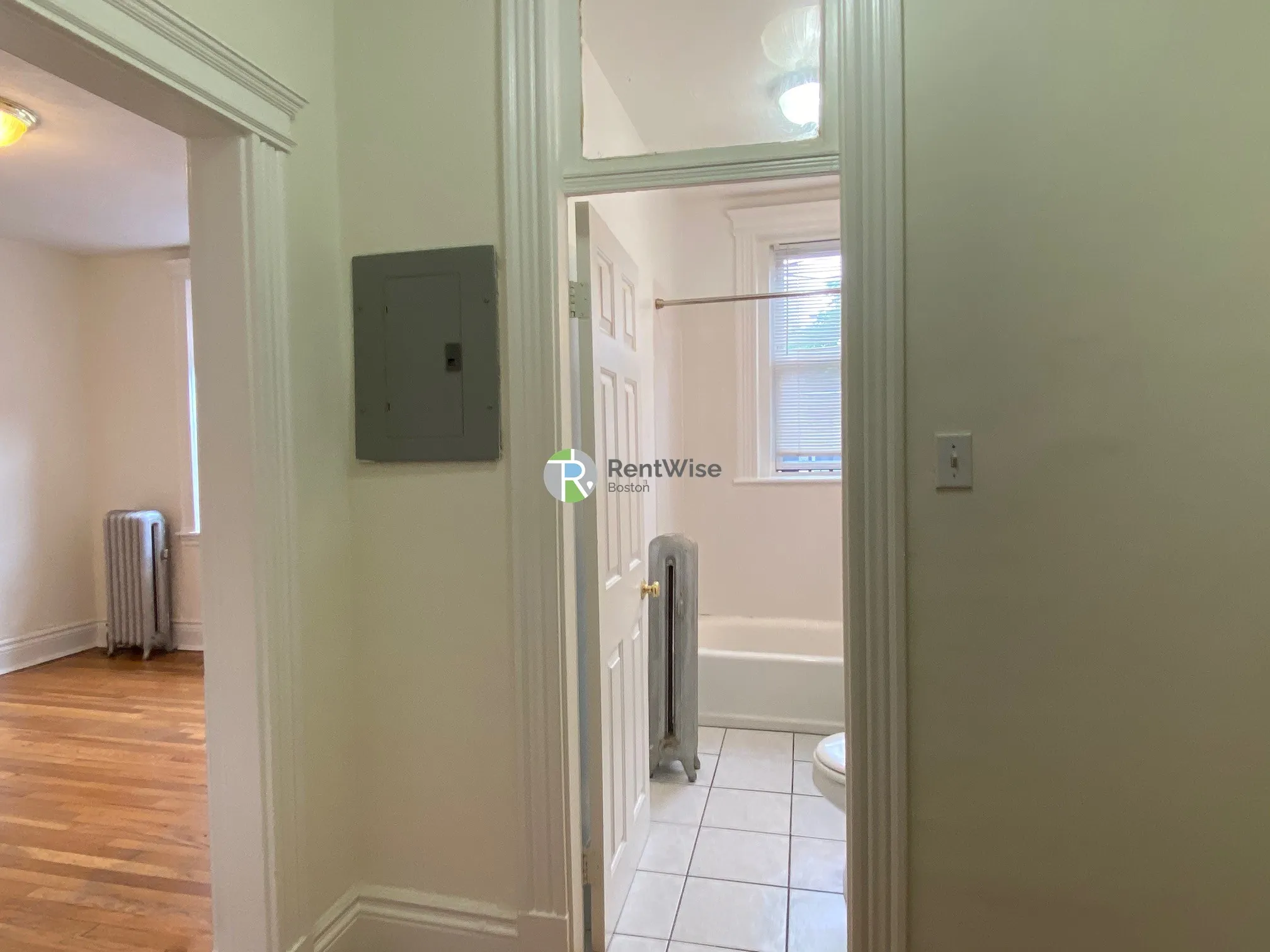 Studio bed, 1 bath apartment for rent at 110 Warren St Unit 23, Brighton — photo 5 of 28