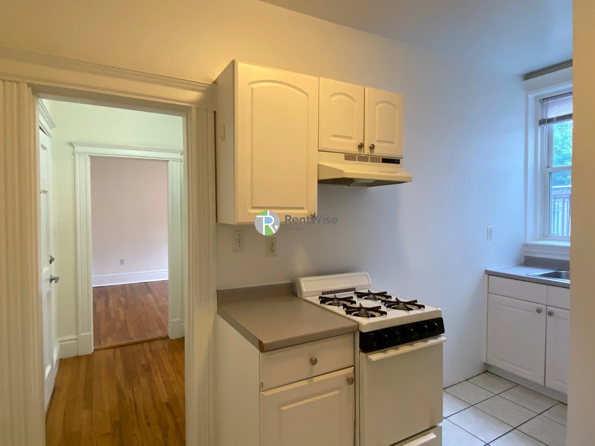 Studio bed, 1 bath apartment for rent at 110 Warren St Unit 23, Brighton — photo 15 of 28
