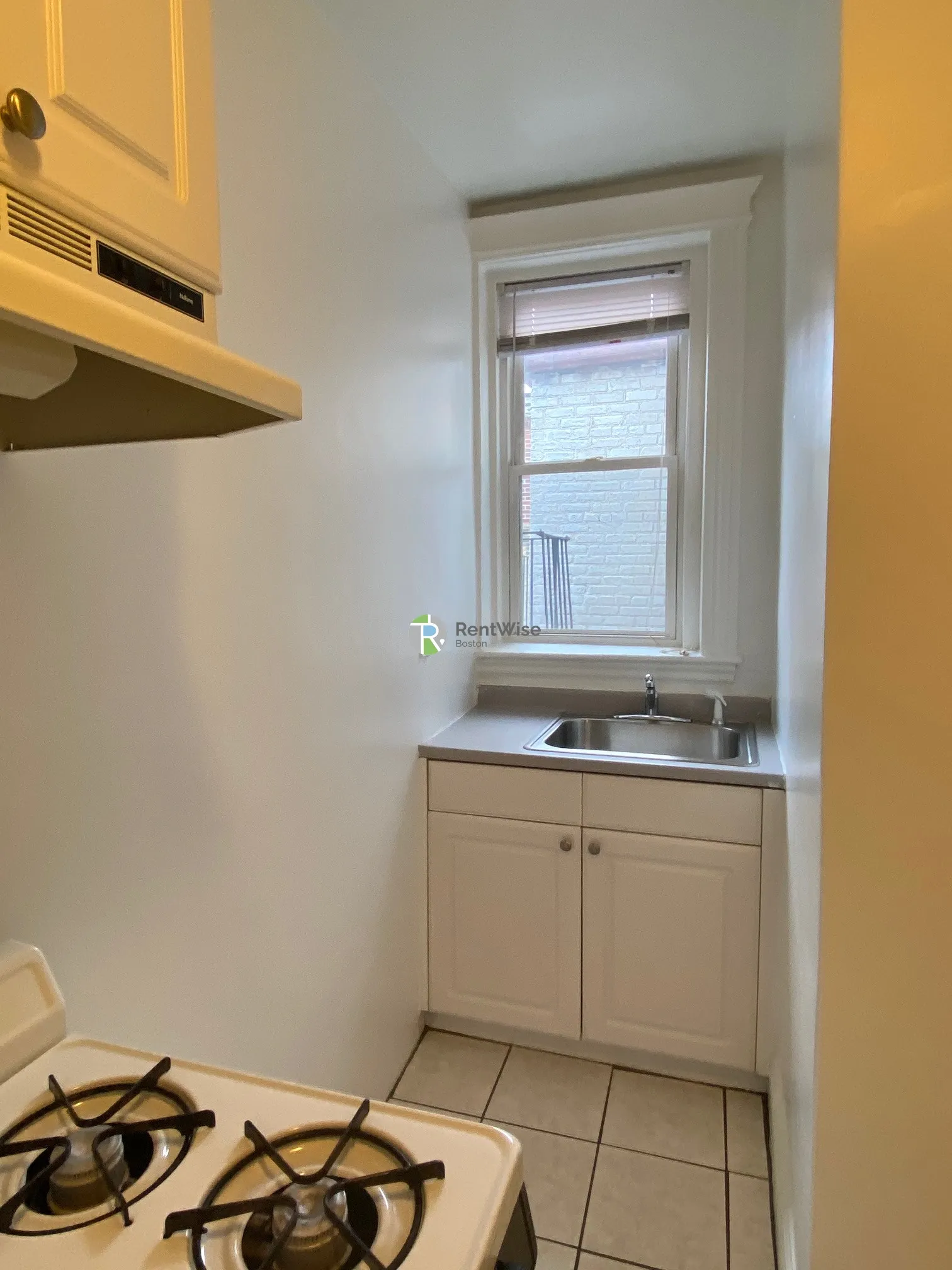 Studio bed, 1 bath apartment for rent at 110 Warren St Unit 23, Brighton — photo 14 of 28