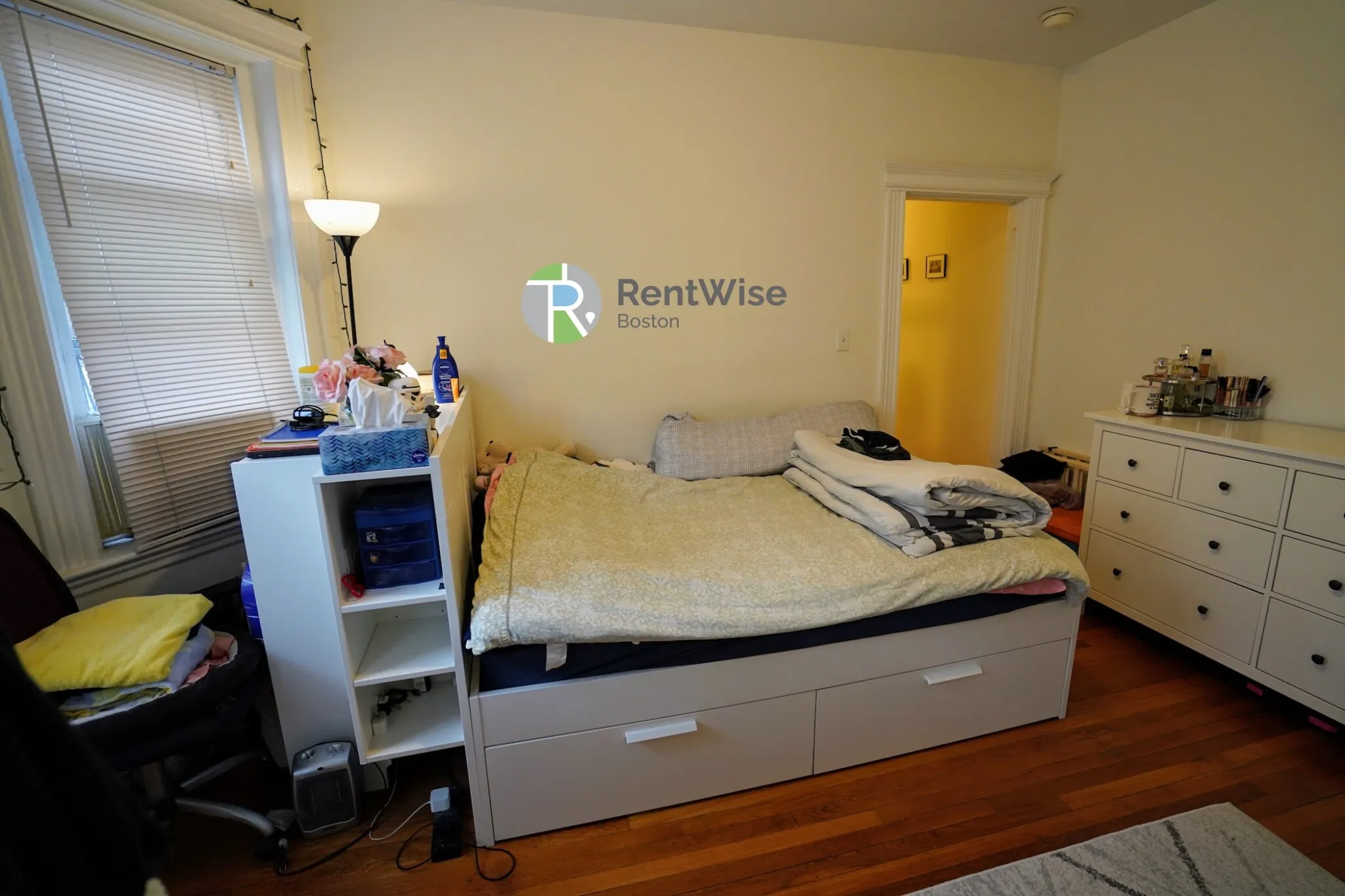Studio bed, 1 bath apartment for rent at 110 Warren St Unit 9, Brighton — photo 2 of 14