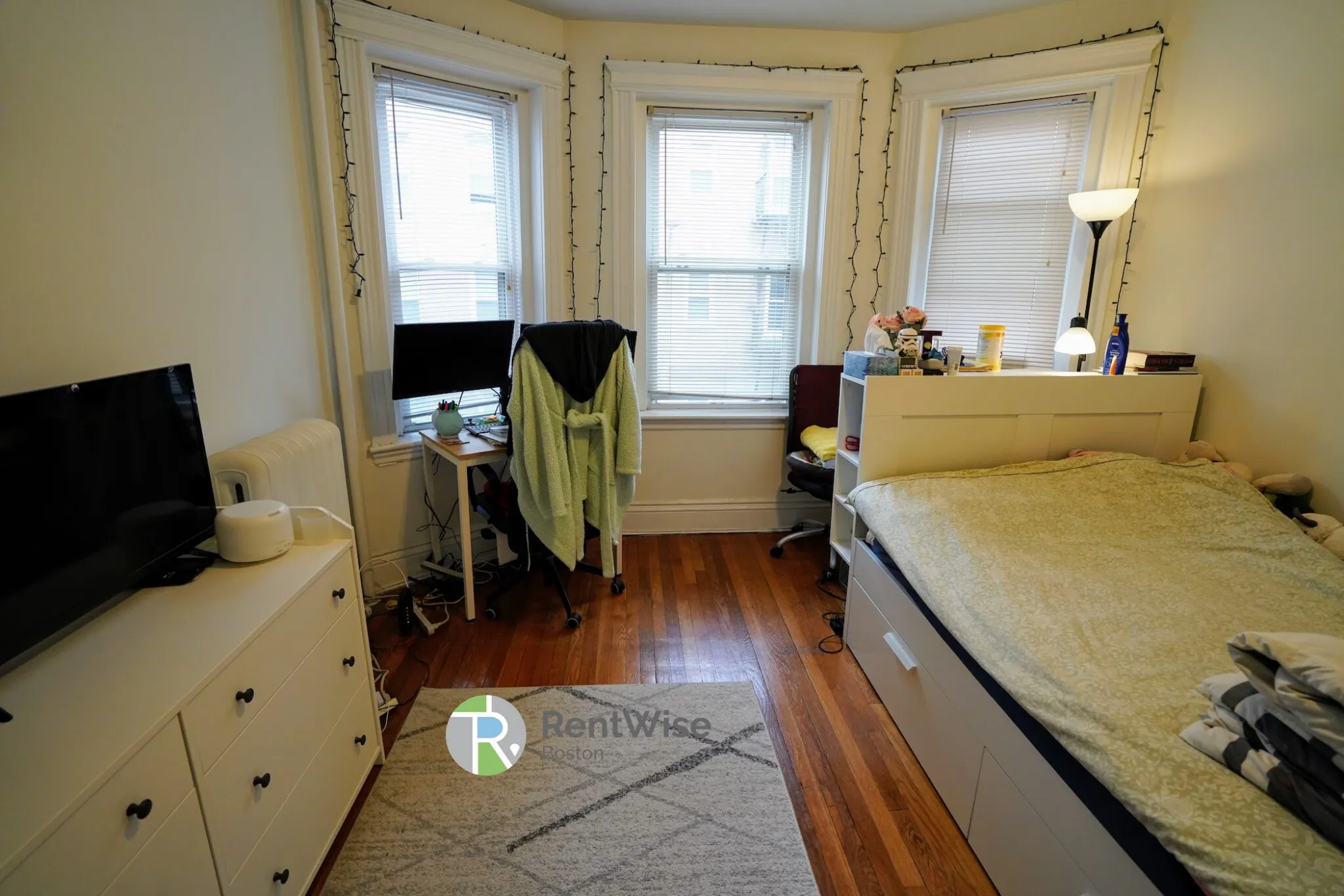 Studio bed, 1 bath apartment for rent at 110 Warren St Unit 9, Brighton — photo 4 of 14