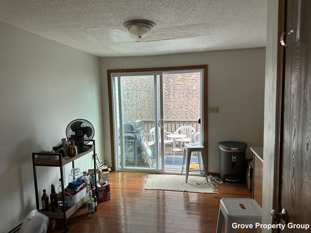3 bed, 1 bath apartment for rent at 110 West 8th St Unit 110 West 8th, South Boston — photo 3 of 7