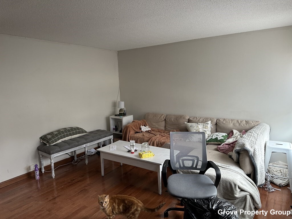 3 bed, 1 bath apartment for rent at 110 West 8th St Unit 110 West 8th, South Boston — photo 4 of 7