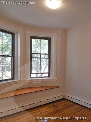 3 bed, 1 bath apartment for rent at 110 Willow St Unit 2, Inman Square — photo 2 of 6
