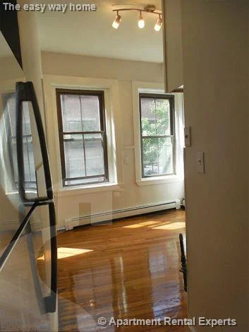 3 bed, 1 bath apartment for rent at 110 Willow St Unit 2, Inman Square — photo 5 of 6
