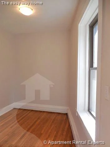 3 bed, 1 bath apartment for rent at 110 Willow St Unit 2, Inman Square — photo 4 of 6