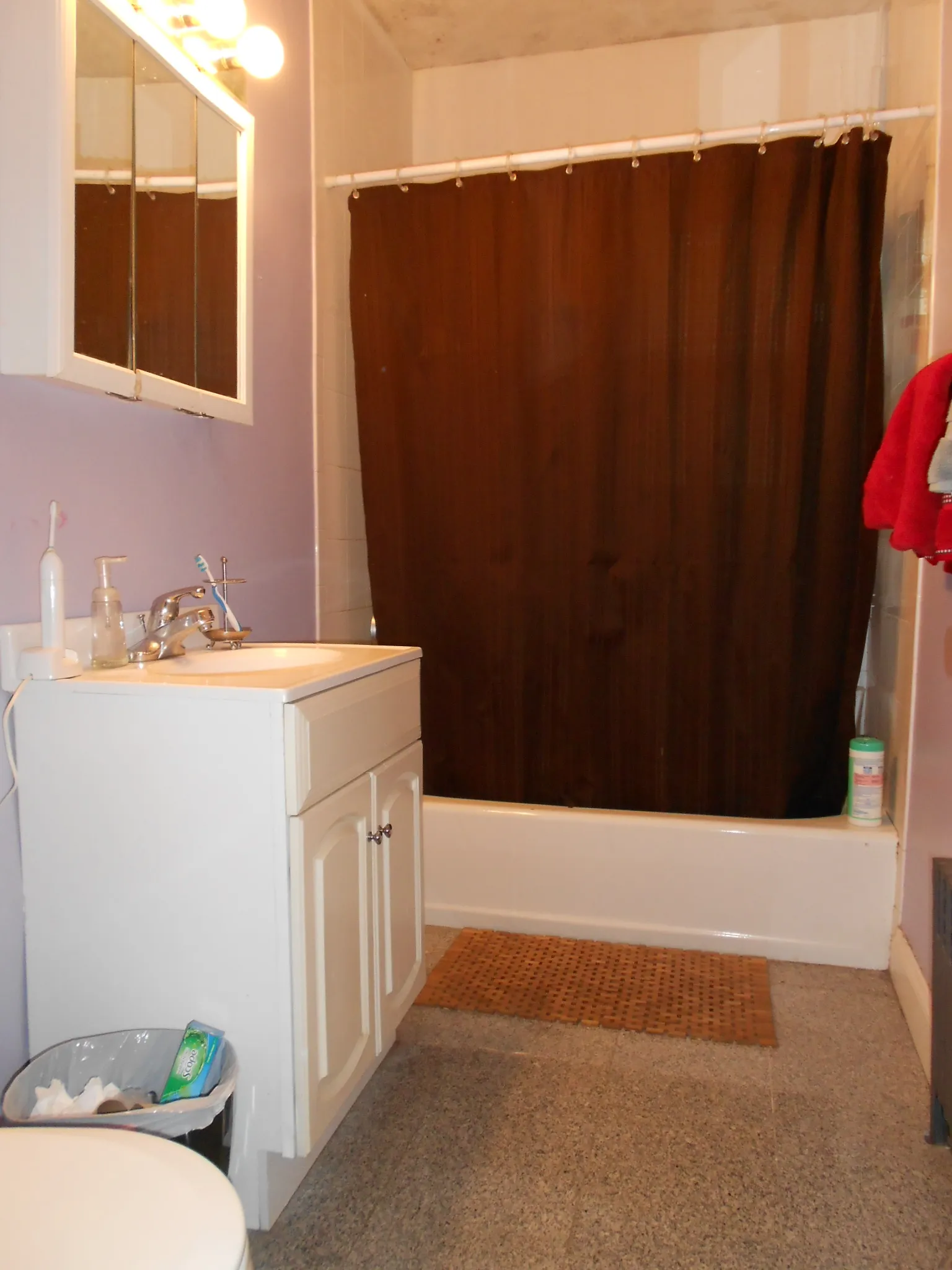 4 bed, 1 bath apartment for rent at 110 Winchester St Unit 1, North Brookline — photo 7 of 10