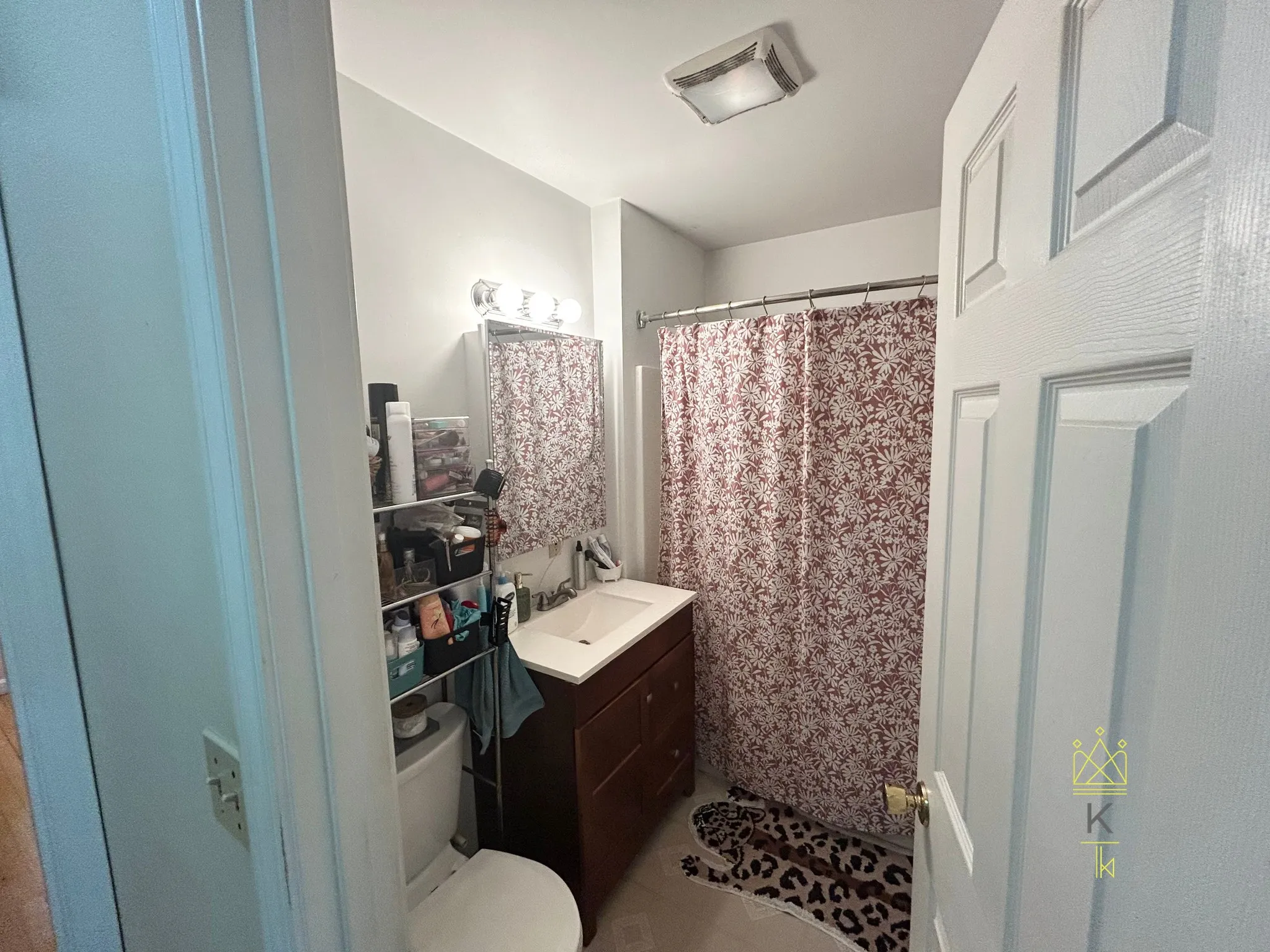 2 bed, 1 bath apartment for rent at 1100 Beacon St Unit 1D, Brookline — photo 6 of 11