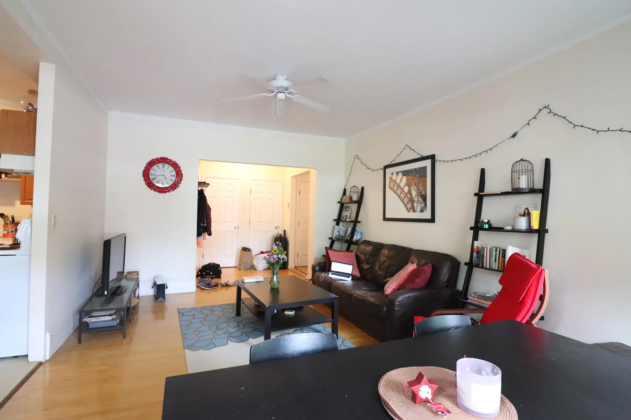 2 bed, 1 bath apartment for rent at 1100 Beacon St Unit 1D, Brookline — photo 3 of 14