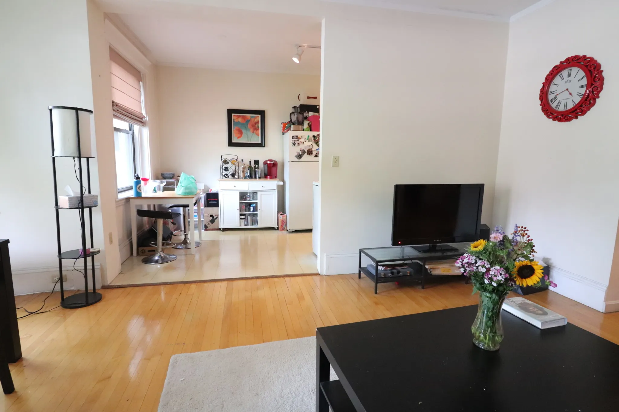 2 bed, 1 bath apartment for rent at 1100 Beacon St Unit 1D, Brookline — photo 2 of 14