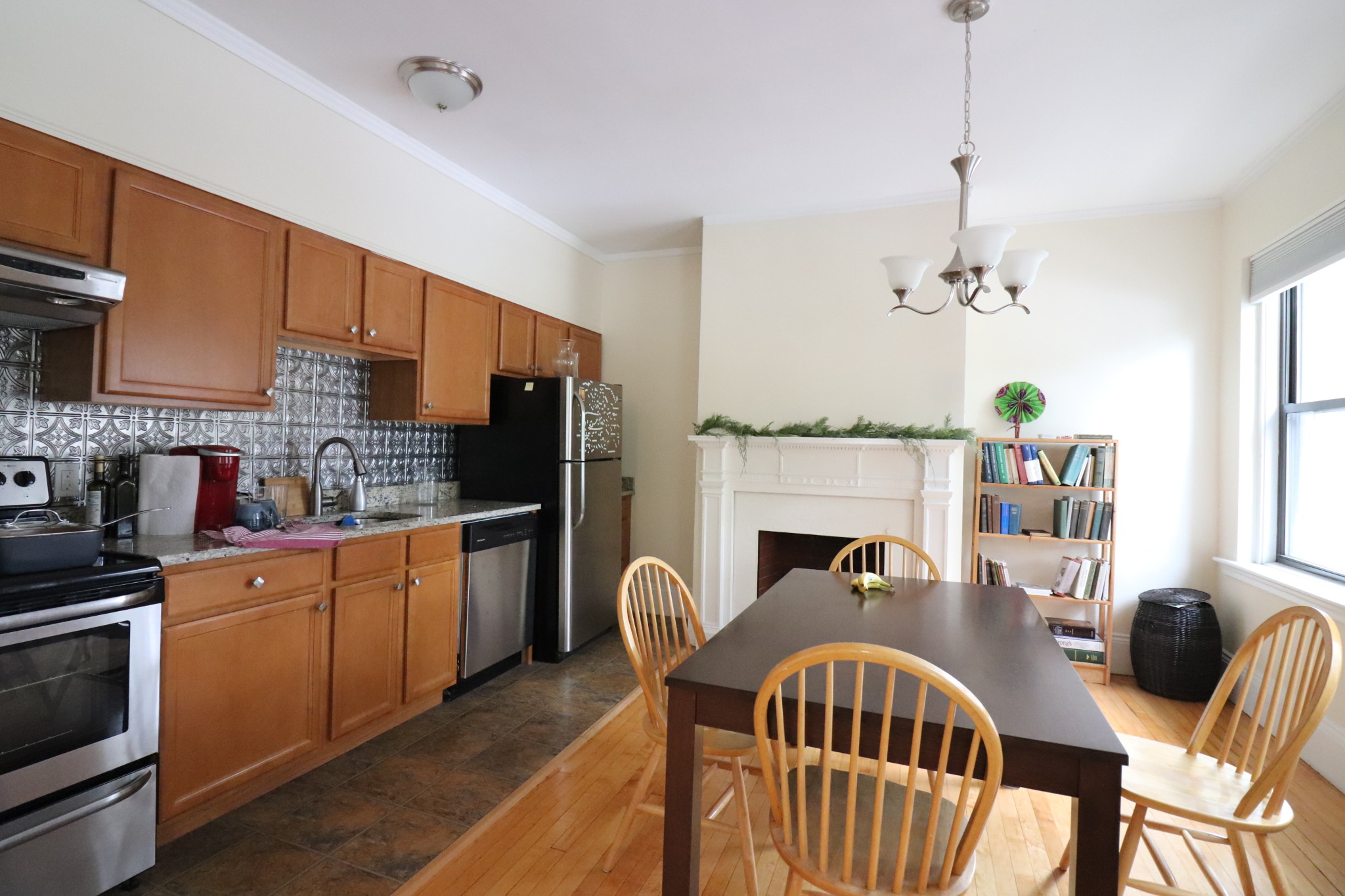 2 bed, 1 bath apartment for rent at 1100 Beacon St Unit 2A, Brookline — photo 5 of 18