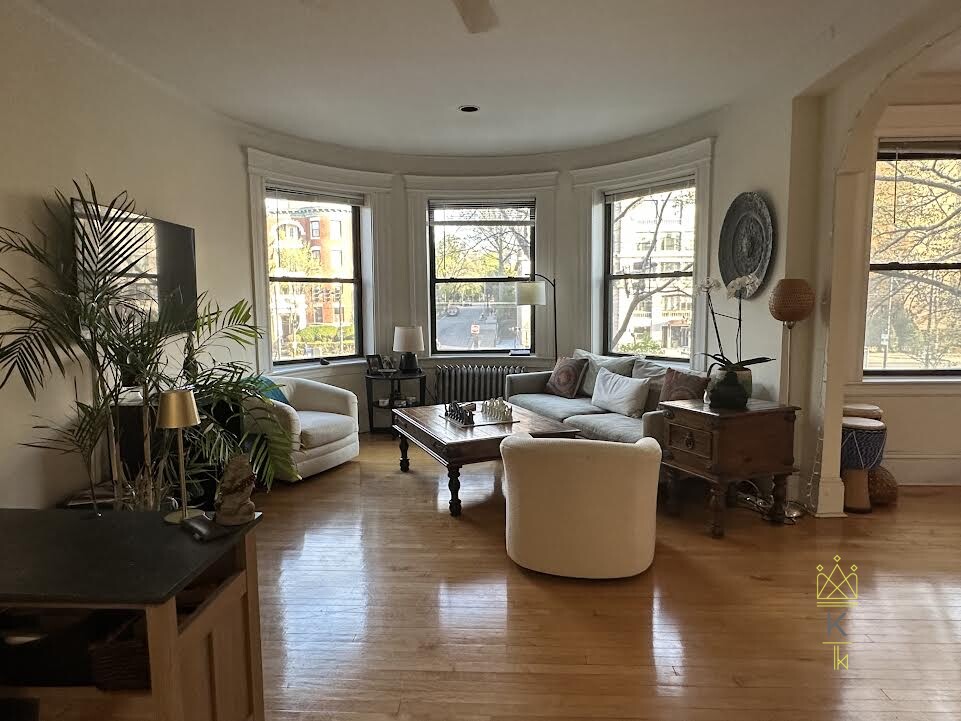 2 bed, 1 bath apartment for rent at 1100 Beacon St Unit 2D, Brookline — photo 1 of 16