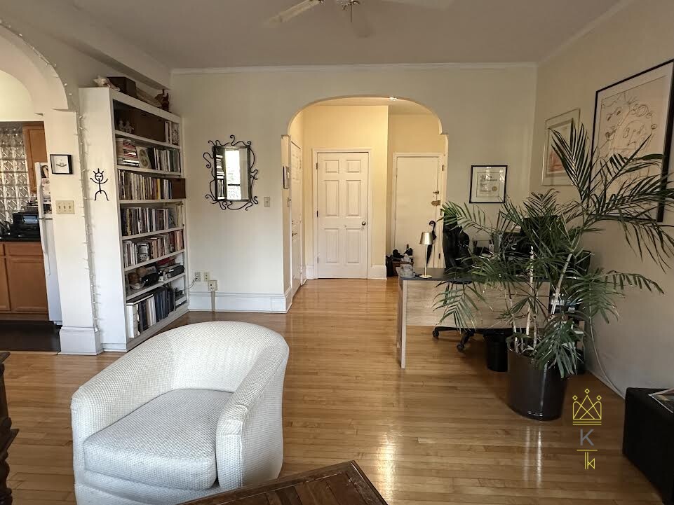 2 bed, 1 bath apartment for rent at 1100 Beacon St Unit 2D, Brookline — photo 2 of 16