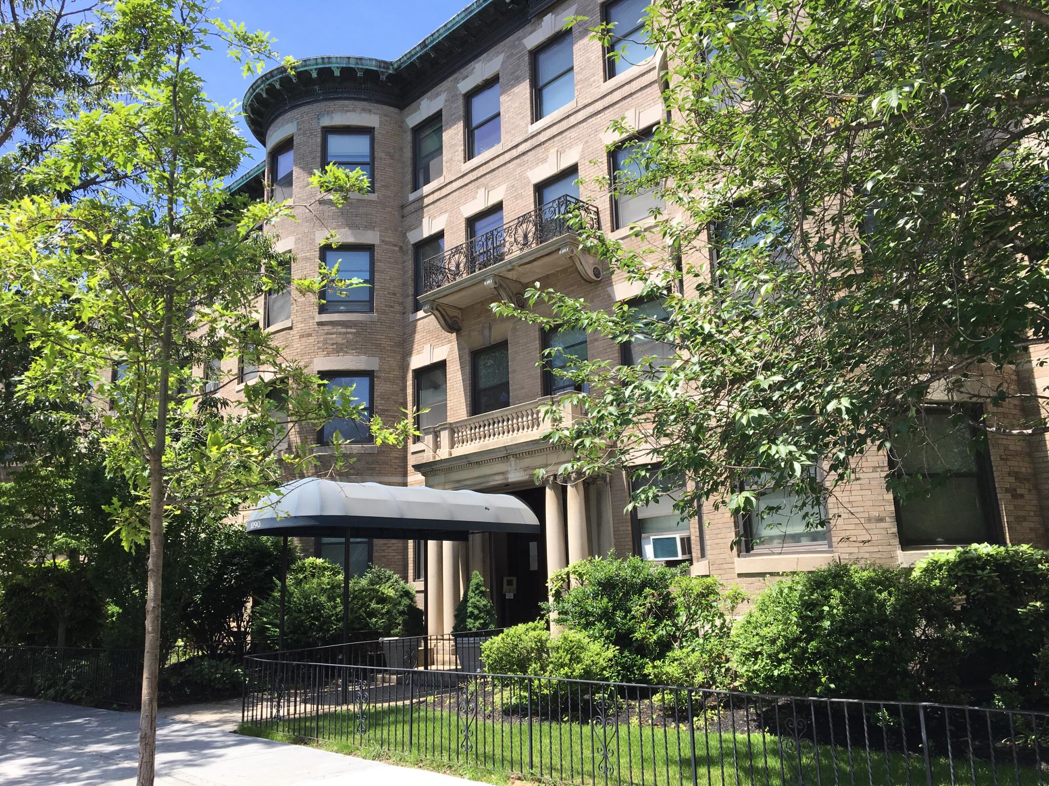 2 bed, 1 bath apartment for rent at 1100 Beacon St Unit 2D, Brookline — photo 12 of 16