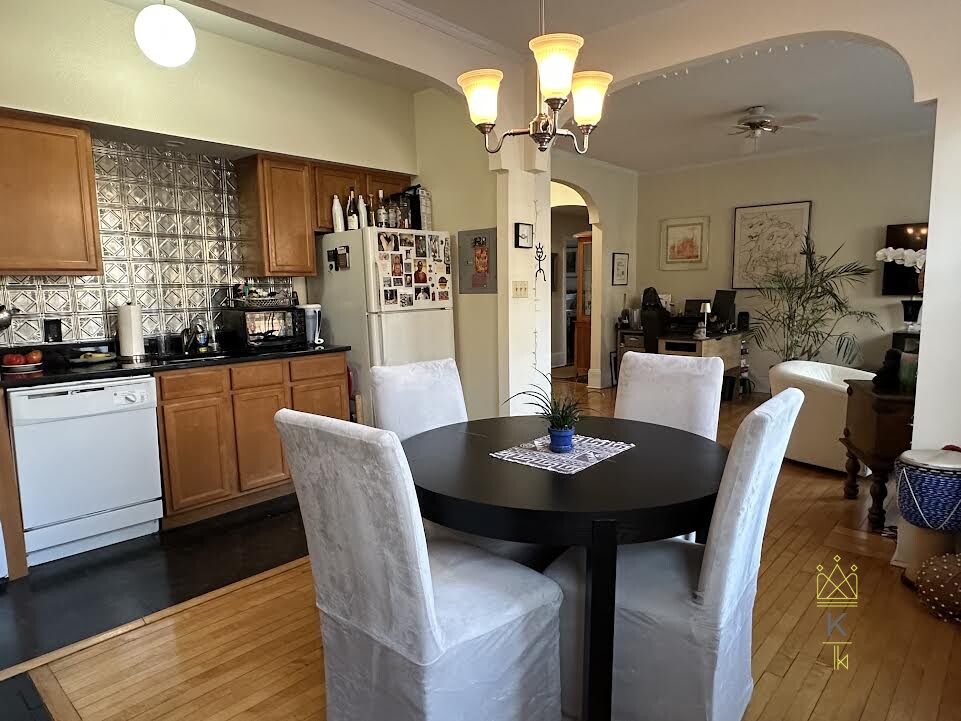 2 bed, 1 bath apartment for rent at 1100 Beacon St Unit 2D, Brookline — photo 5 of 16