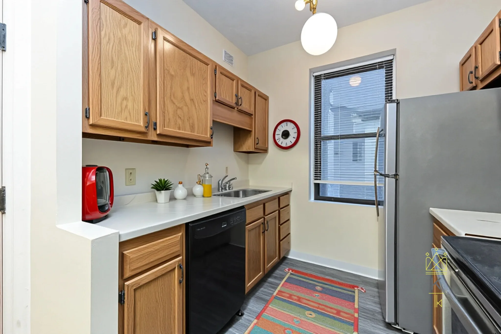 2 bed, 2 bath apartment for rent at 1100 Beacon St Unit 3B, Brookline — photo 3 of 12