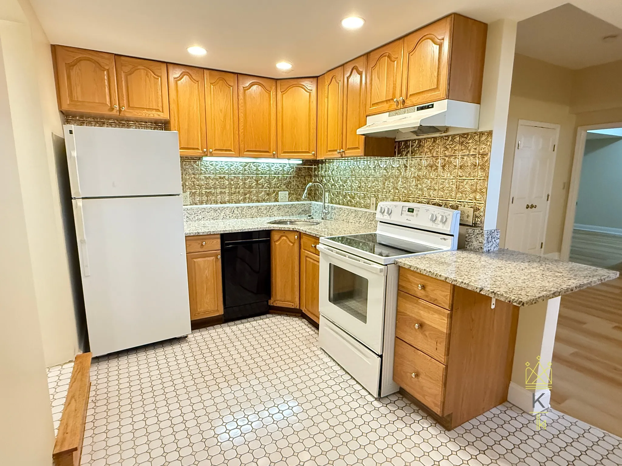 1 bed, 1 bath apartment for rent at 1100 Beacon St Unit G3, Brookline — photo 1 of 20