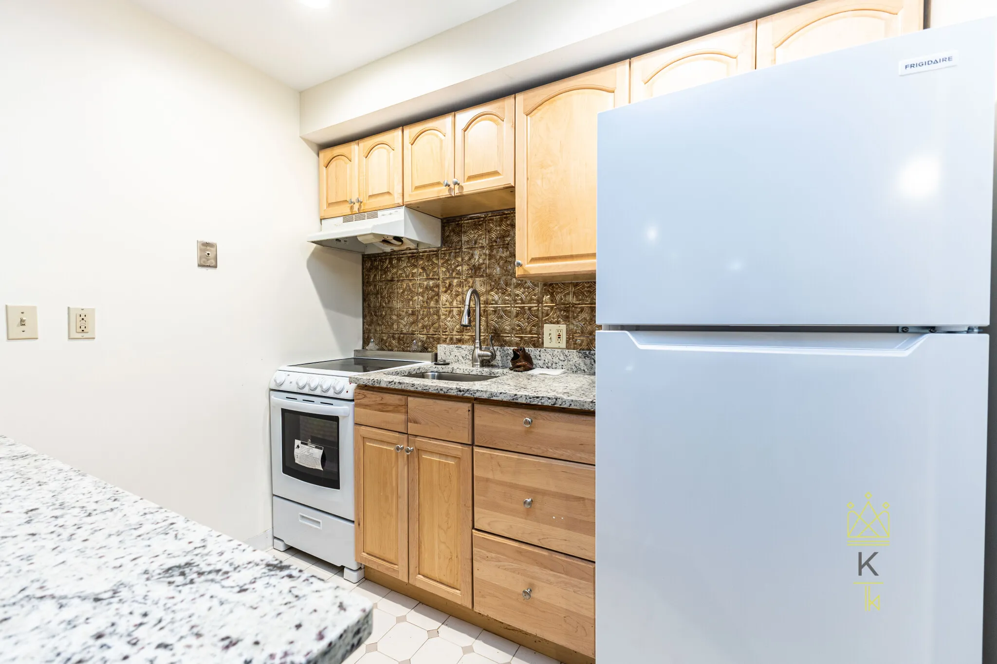 Studio bed, 1 bath apartment for rent at 1100 Beacon St Unit G4, Brookline — photo 3 of 9