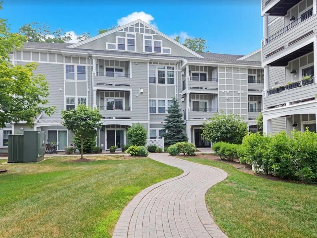 2 bed, 1.5 bath apartment for rent at 1100 Vfw Pkwy Unit 105, West Roxbury