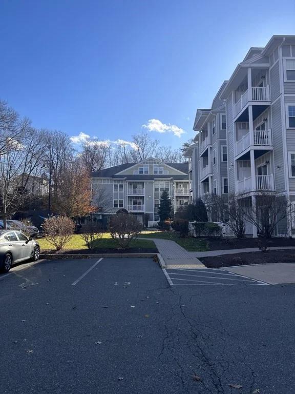 2 bed, 1.5 bath apartment for rent at 1100 Vfw Pkwy Unit 201, West Roxbury — photo 21 of 23