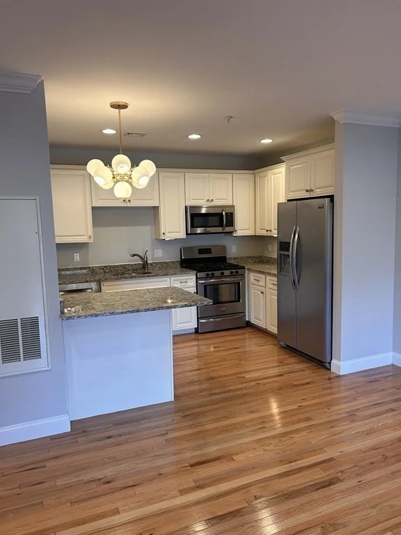 2 bed, 1.5 bath apartment for rent at 1100 Vfw Pkwy Unit 201, West Roxbury — photo 2 of 23