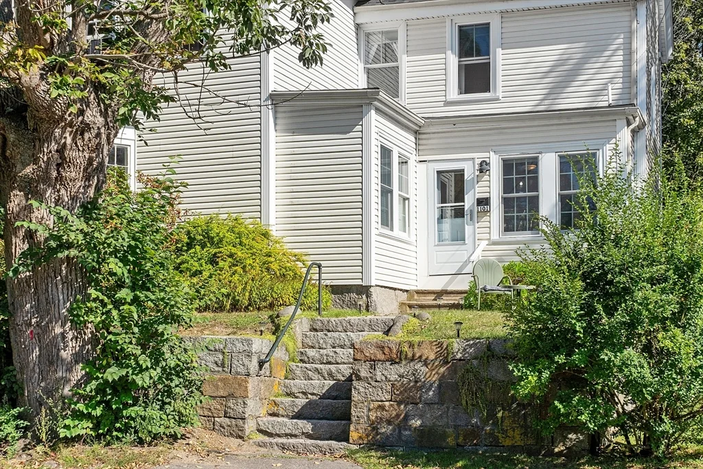 3 bed, 3 bath apartment for rent at 1101 Washington St Unit WINTER, Lanesville — photo 2 of 41