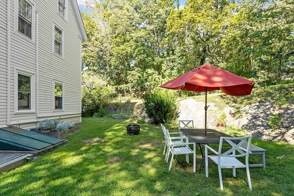 3 bed, 3 bath apartment for rent at 1101 Washington St Unit WINTER, Lanesville — photo 4 of 41