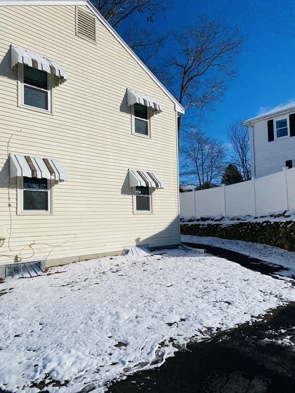 3 bed, 1 bath apartment for rent at 1104 Waverly St Unit B, Framingham — photo 2 of 12